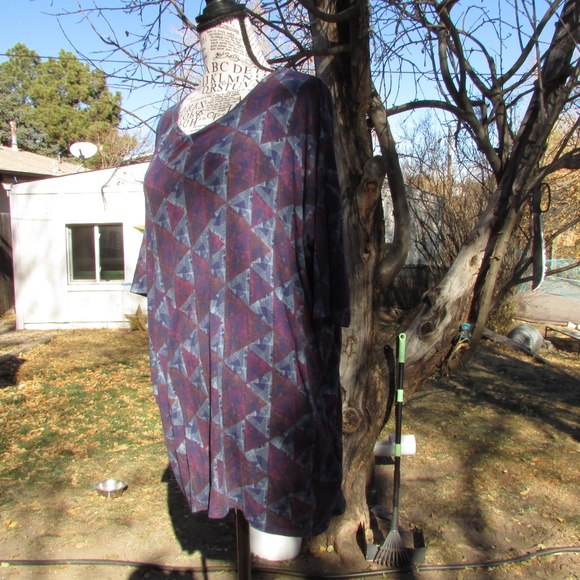 LuLaRoe Comfy 1/2 Sleeve XL Top - Picture 3 of 5